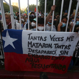 16/12/2021 Simpatizantes del candidato a la Presidencia de Chile Gabriel Boric participan en el cierre de campaña