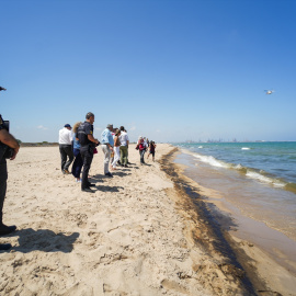 Vista del vertido en la playa de El Saler, a 16 de julio de 2024, en Valencia, Comunidad Valenciana (España).