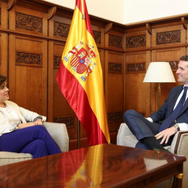 25/07/2018.- El presidente del Partido Popular Pablo Casado, y la exvicepresidenta del gobierno Soraya Sáez de Santamaría, durante el encuentro mantenido esta mañana en el Congreso de los Diputados.-EFE/Diego Crespo/Partido Popular