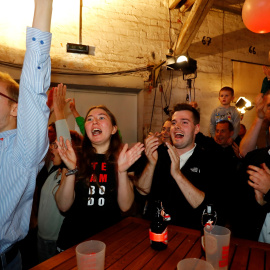 La sede del partido izquierdista de Alemania celebra los resultados. REUTERS/Ralph Orlowski