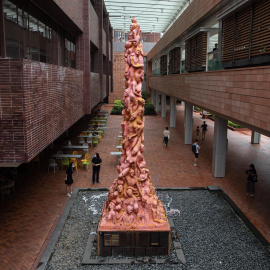 El 'Pilar de la Vergüenza', una estatua que representa los cuerpos desgarrados y retorcidos del artista danés Jens Galschiot para conmemorar a las víctimas de la represión de la Plaza Tiananmen de Beijing en 1989, exhibida en la Universidad de Hong Ko