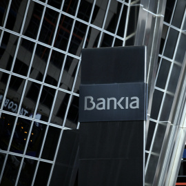 Logo de la entidad bancaria Bankia, en su sede en una de las torres Kio de Madrid. E.P./Óscar Cañas