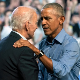 Imagen de archivo de Barack Obama junto al actual presidente de EEUU, Joe Biden.