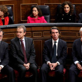 Los expresidentes del Gobierno Mariano Rajoy, José Luis Rodríguez Zapatero, José María Aznar, y Felipe González, durante el acto de conmemoración del cuarenta aniversario de la Constitución que preside el rey Felipe VI en el Congreso. REUTERS/Susan