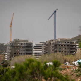 23/07/2024 Viviendas en construcción en Barcelona, Catalunya. Foto de archivo.