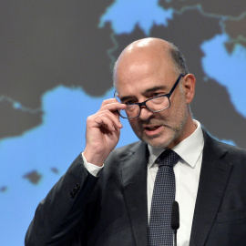 El comisario de Asuntos Económicos, Pierre Moscovici, en la presentación de las Previsiones de Otoño de la Comisión Europea, en Bruselas. REUTERS/Johanna Geron