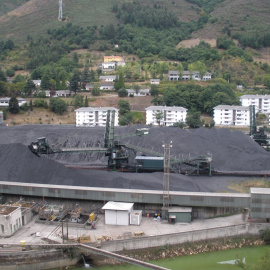 Parque de carbones de la central térmica del Narcea.