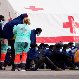 20/12/21. Más de cien migrantes, hombres, mujeres y menores fueron trasladados este domingo 19 de diciembre de 2021 al puerto de Santa Cruz de Tenerife.