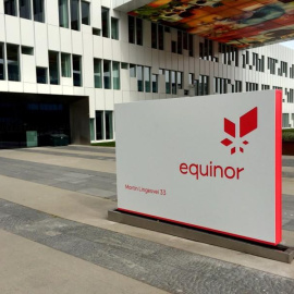 El logotipo de la petrolera noruega Equinor, antes conocida como Statoil, en su sede en Fornebu (Noruega). REUTERS/Nerijus Adomaiti