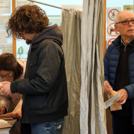 Más de 3,6 millones de valencianos están llamados a las urnas este domingo para elegir a un total de 32 diputados y 12 senadores. EFE/ Ana Escobar