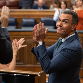 Aplausos al presidente del Gobierno, Pedro Sánchez, durante una sesión extraordinaria en el Congreso de los Diputados, a 17 de julio de 2024, en Madrid (España). Imagen de archivo.