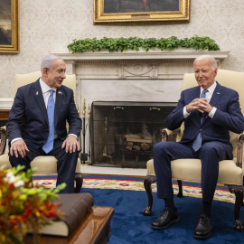 El primer ministro de Israel, Benjamín Netanyahu, junto al presidente de EEUU, Joe Biden.