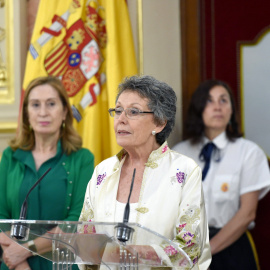 La nueva administradora de RTVE, Rosa María Mateo, pronuncia unas palabras durante el acto de toma de posesión. / EFE