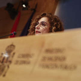 La ministra de Hacienda, María Jesús Montero, presenta los datos de la Ejecución Presupuestaria de 2021 durante una rueda de prensa celebrada  en Madrid. EFE/ Javier Lizón