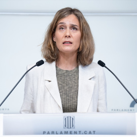 La líder de los comuns en el Parlament, Jéssica Albiach, ofrece una rueda de prensa tras reunirse con el presidente del Parlament durante una ronda de consultas para proponer un candidato a la Presidencia de la Generalitat, en el Parlament, a 18 de juni