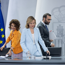 María Jesús Montero, Pilar Alegría y Carlos Cuerpo, este martes en Moncloa tras el Consejo de Ministros.