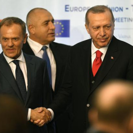 El presidente del Consejo Europeo, Donald Tusk, junto al presidente turco, Recep Tayyip Erdogan, en una imagen de 2018.-EFE