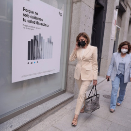 La ex secretaria general del PP y ex ministra María Dolores de Cospedal a su salida del Congreso de los Diputados tras comparecer en la Comisión de Investigación relativa a la ‘Operación ‘Kitchen’, el pasado 2 de junio de 2021.