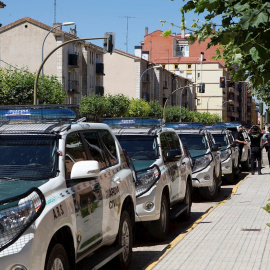 Imagen recurso de varios vehículos de la Guardia Civil. - EFE