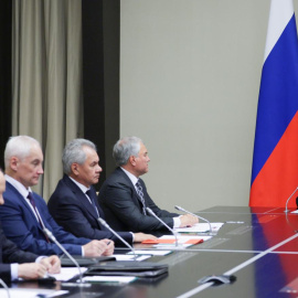 9 de agosto de 2024. El presidente ruso, Vladimir Putin, presidiendo una reunión con miembros del Consejo de Seguridad de Rusia, a las afueras de Moscú, a 9 de agosto de 2024.