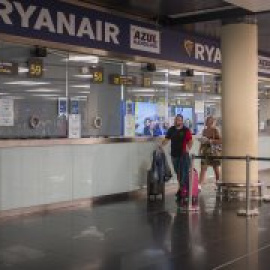 180 pasajeros afectados por la cancelación de un vuelo Ryanair Málaga - Bari que los mantuvo atrapados a bordo durante una hora, sin aire acondicionado