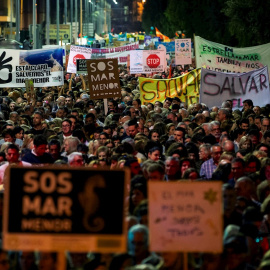 30/10/2019.- Unas 55.000 personas se manifiestan en Cartagena para pedir la recuperación ambiental del Mar Menor. / EFE - MARCIAL GUILLÉN