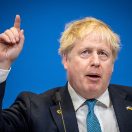 El primer ministro del Reino Unido, Boris Johnson, habla durante una conferencia de prensa después de la reunión del G7 y la cumbre especial de la OTAN en la sede de la OTAN.