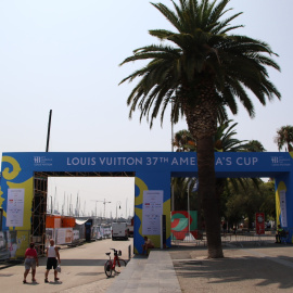 L'entrada del Race Village al Moll de la Fusta de Barcelona