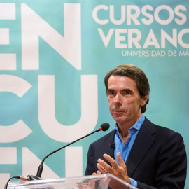 18/07/2018.- El expresidente del Gobierno José María Aznar durante su participación en un encuentro organizado en el marco de los Cursos de Verano de la Universidad de Málaga. EFE/Daniel Pérez