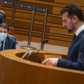 El portavoz del Grupo Parlamentario Socialista en las Cortes de Castilla y León, Luis Tudanca, interviene durante el pleno del debate de investidura del candidato del PP a la Presidencia de la Junta de Castilla y León.