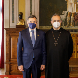 El president d'Agbar, Àngel Simón, i l'abat de Montserrat, Manel Gasch.