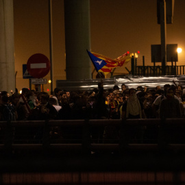 Manifestants a l'aeroport del Prat el passat 14 d'octubre, en la primera acció del Tsunami Democràtic. EUROPA PRESS / DAVID ZORRAKINO