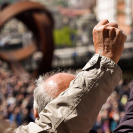 Imagen de archivo de una de las movilizaciones realizadas por los pensionistas vascos en Bilbao. MIGUEL TOÑA / EFE