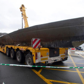 El 'narcosubmarino' hundido el pasado domingo en la Ría de Aldán (Cangas). / EFE