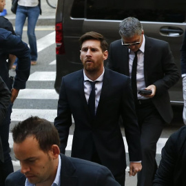 Messi a su entrada en los juzgados cuando declaró por fraude fiscal en 2016.