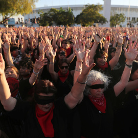 04/12/2019- Miles de mujeres mayores participan en una protesta contra la violencia machista en Santiago de Chile. REUTERS / Ivan Alvarado