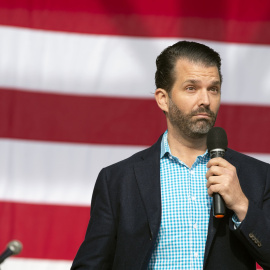 19 de diciembre de 2020, EE. UU., Ringold: Donald Trump Jr., el hijo mayor del presidente Donald Trump, hace campaña en el norte de Georgia con la ex personalidad de Fox News, Kimberly Guilfoyle, para Sen