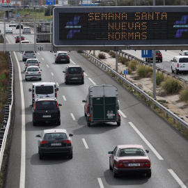 el tráfico en el kilómetro 20 de la A-5, este viernes en Madrid