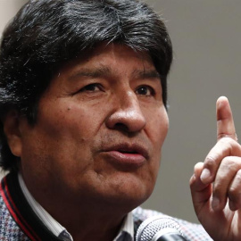 06/12/2019.- Fotografía de archivo del 20 de noviembre de 2019 del expresidente de Bolivia Evo Morales durante una conferencia de prensa en Ciudad de México (México). Morales, asilado en México, viajó este viernes a Cuba para una consulta médica, in