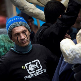 08/12/2019.- Vista de un momento de la manifestación organizada por el movimiento social Extinction Rebellion para concienciar sobre la contaminación de los océanos en las calles de Madrid este domingo. EFE/Luca Piergiovanni