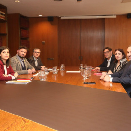 Fotografía facilitada por el PSOE de la reunión mantenido con los representantes de ERC en Barcelona.