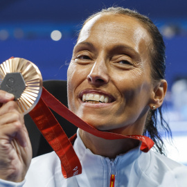 08/09/2024 La nadadora Teresa Perales celebra su medalla de bronce en los 50 metros espalda de los Juegos Paralímpicos París 2024. Foto de archivo.