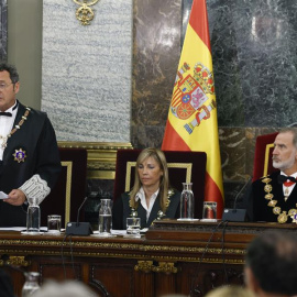 El fiscal general del Estado Álvaro García, el rey Felipe y la presidenta del CGPJ Isabel Perelló en el Tribunal Supremo durante el acto de apertura del año judicial.