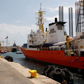 El buque Aquarius atraca en La Valleta. REUTERS/Darrin Zammit Lupi