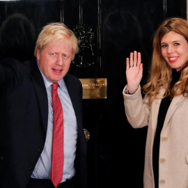 13/12/2019 - El primer ministro de Reino Unido y ganador de las elecciones británicas, Boris Johnson junto a su pareja Carrie Symonds. / REUTERS