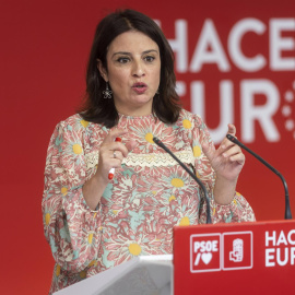 La vicesecretaria general del PSOE, Adriana Lastra, atiende a los medios este miércoles durante la rueda de prensa en la sede del PSOE en Madrid.