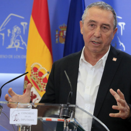 El diputado de Compromís Joan Baldoví, durante una rueda de prensa en el Congreso de los Diputados. EFE/Fernando Alvarado