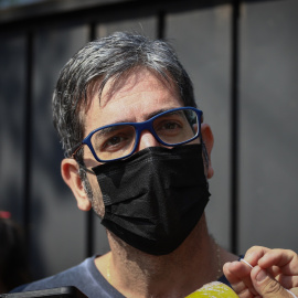 Fotografía de archivo fechada el 31 de enero de 2022 que muestra al fiscal paraguayo Marcelo Pecci mientras habla con la prensa en Asunción (Paraguay).