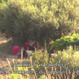 Imagen de los Carabinieri donde se muestra una reunión de los jefes de la Ndrangheta al sur de Italia - AFP