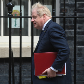 (20/4/2022) Boris Johnson saliendo de Downing Street.